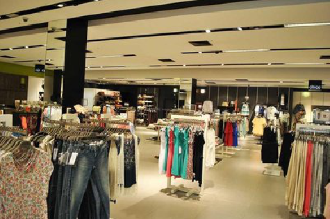 泸西商场里的店面怎么装修？